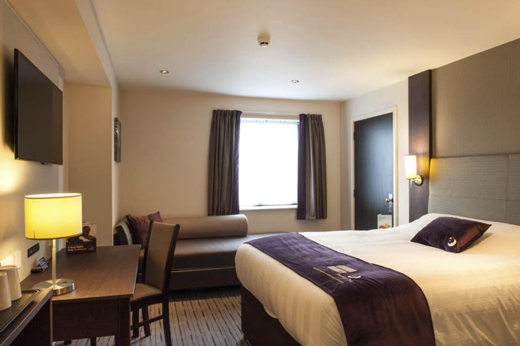 Premier Inn Bodmin Esterno foto