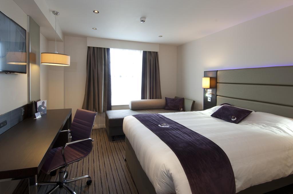 Premier Inn Bodmin Esterno foto
