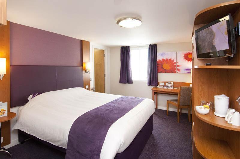 Premier Inn Bodmin Esterno foto